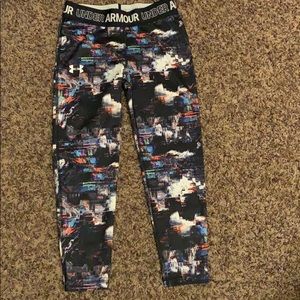 Girls Under Armor capris.